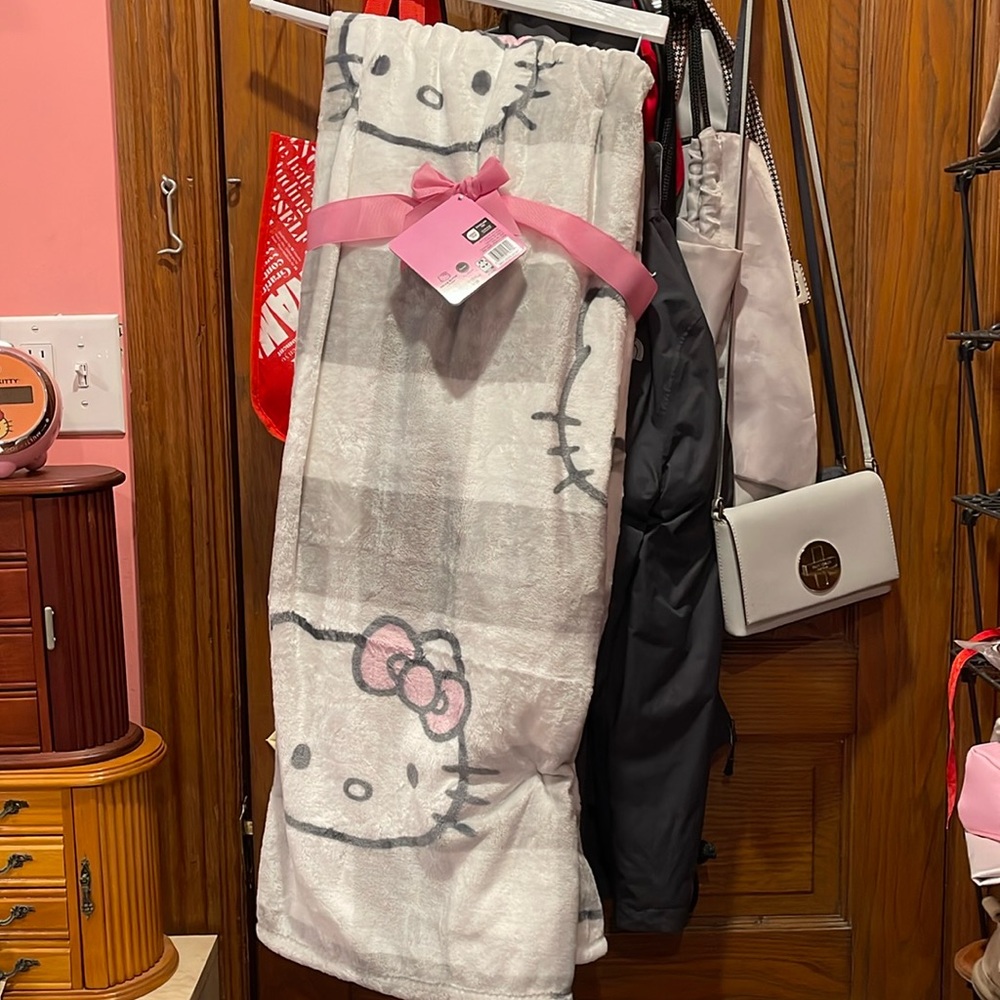 Hello Kitty plush throw